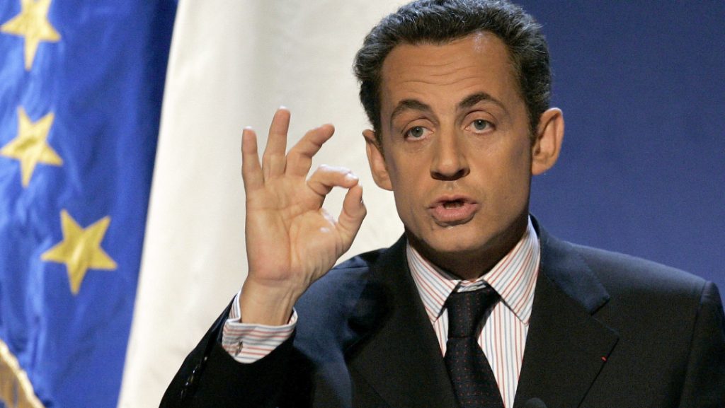 El Presidente de Francia, Nicolás Sarkozy, se enfrentó con políticos de izquierda similares a los nuestros. 1