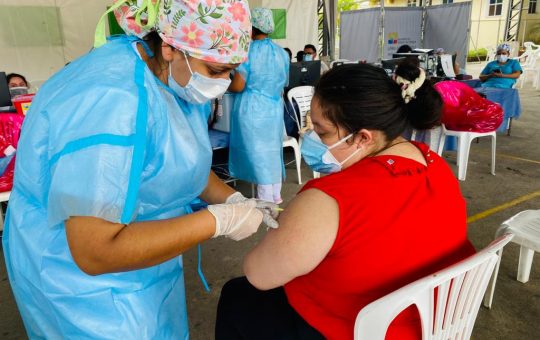 13 lugares para vacunarse en la provincia Tsáchila. 20